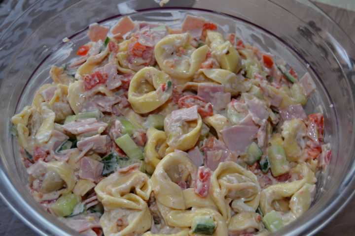 Tortellinisalat